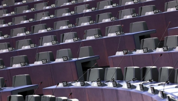 Eiroparlamentārieši vēlas, lai Krievijas finanšu sistēma tiktu iekļauta melnajā sarakstā