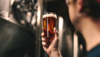 Zeme, kur dzer: cilvēki alkohola reibumā gūst nopietnas traumas darbā