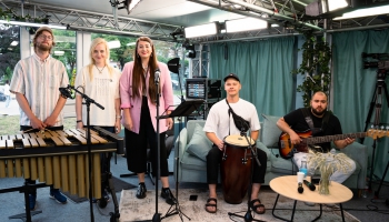 Svētku studijā - džeza mūziķi Santa Šillere un Miķeļa Dzenuškas trio!